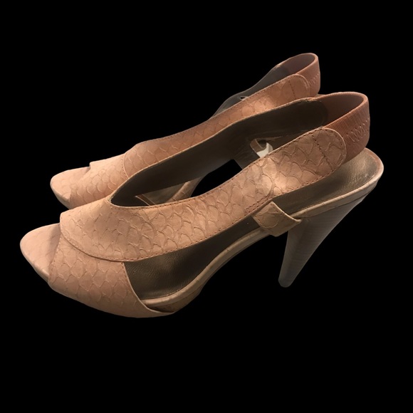 Women’s High Heel Sandals - Picture 3 of 10